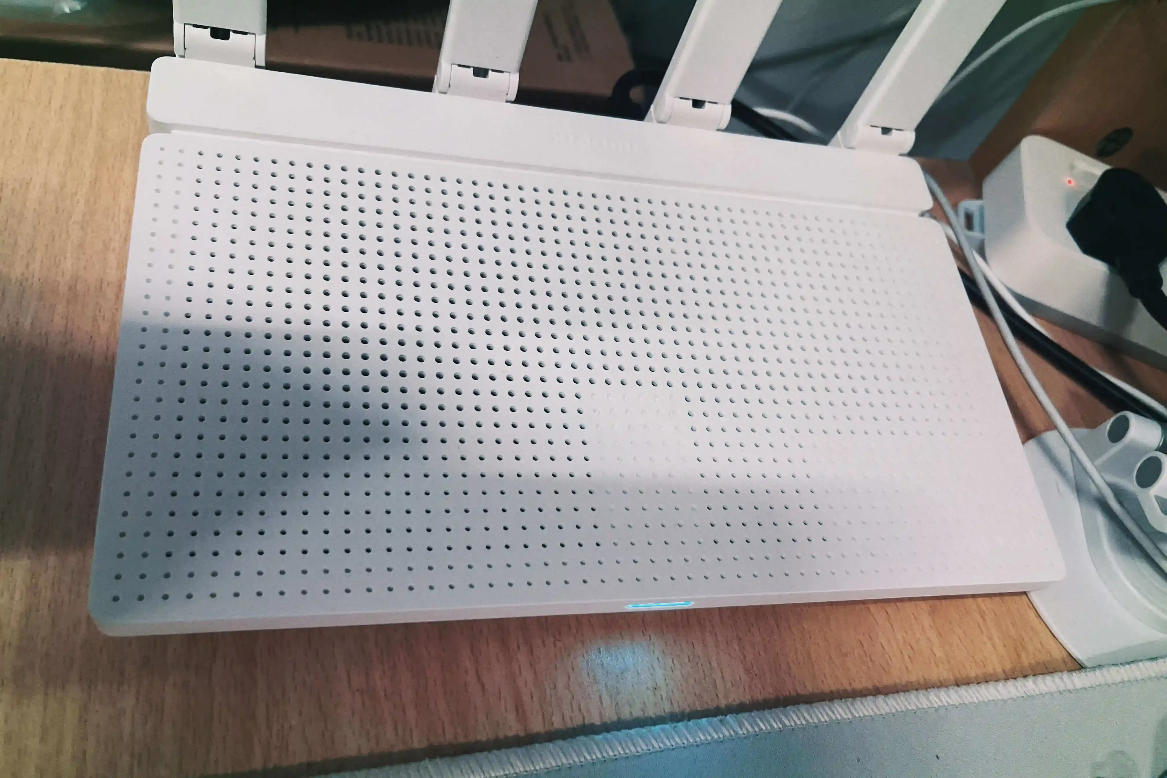 宿舍桌上的AX3000T